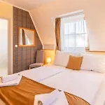 Regia Panzio Bed & Breakfast Halaszi
