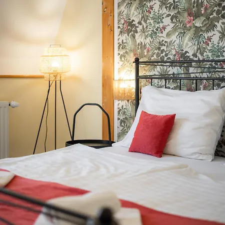 Regia Panzió Bed and breakfast